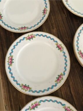 Sisley White Porcelain Dinner Plate with Blue Ribbon and Pink Rose Sprays